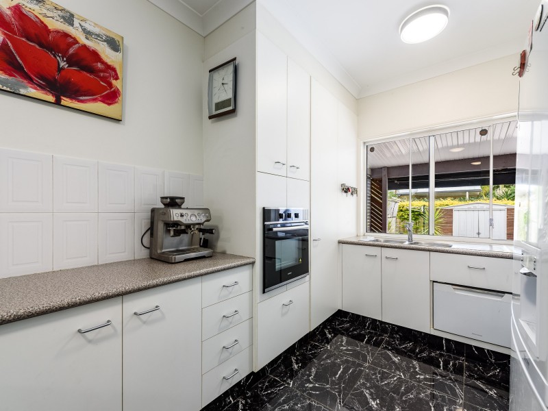 1/8 Rosalind Avenue, Paradise Point QLD 4216