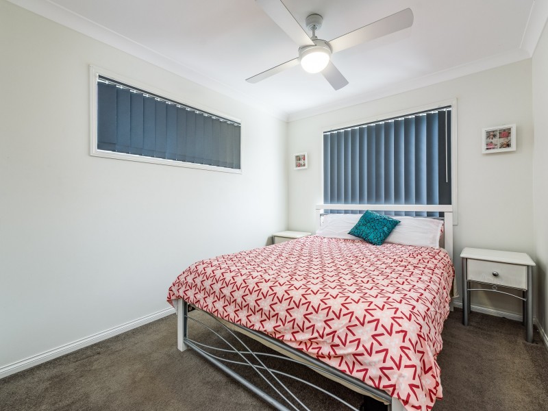 1/8 Rosalind Avenue, Paradise Point QLD 4216