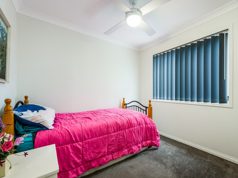 1/8 Rosalind Avenue, Paradise Point QLD 4216