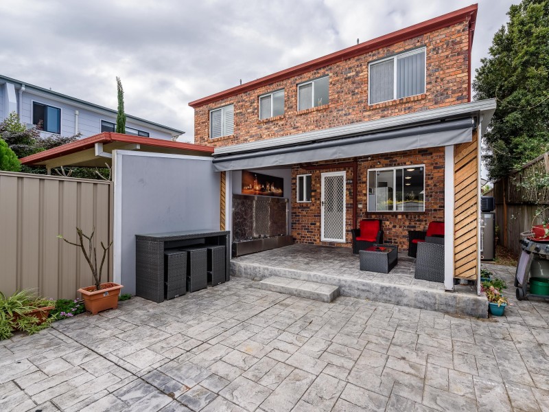 1/8 Rosalind Avenue, Paradise Point QLD 4216