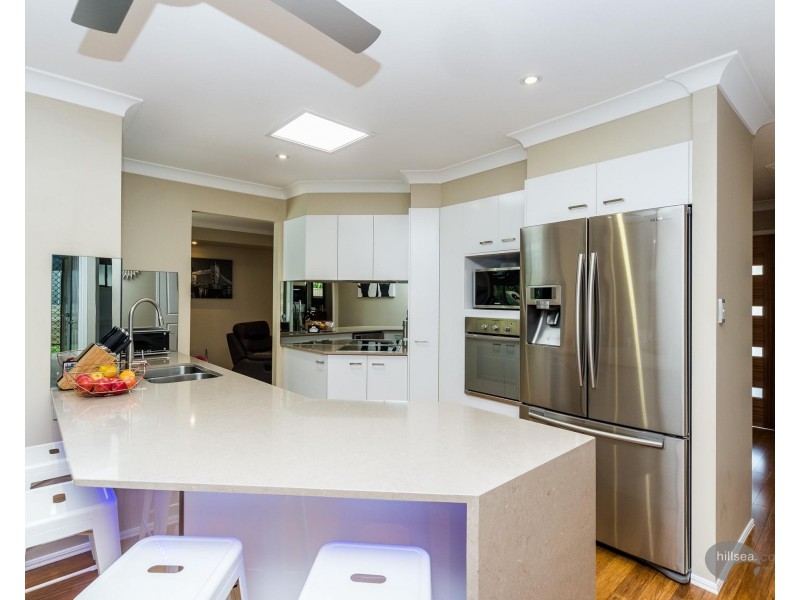 17 Spikes Court, Arundel QLD 4214