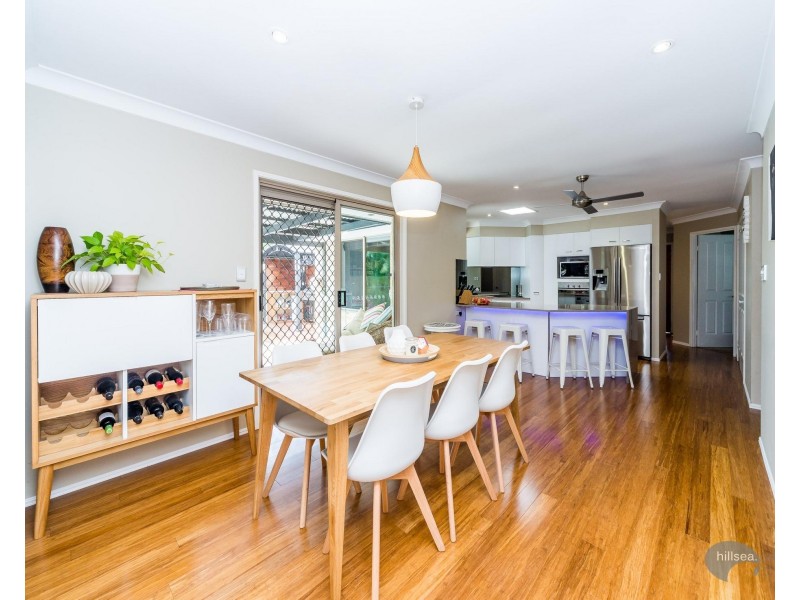17 Spikes Court, Arundel QLD 4214