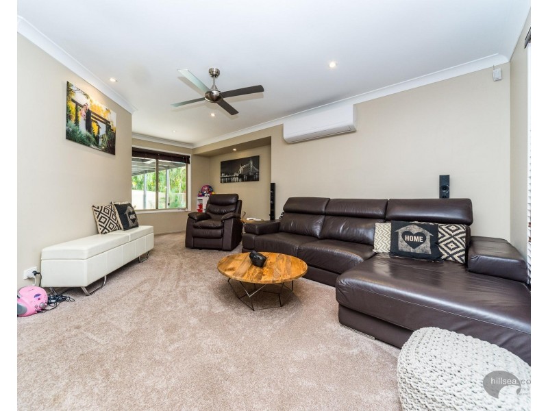 17 Spikes Court, Arundel QLD 4214