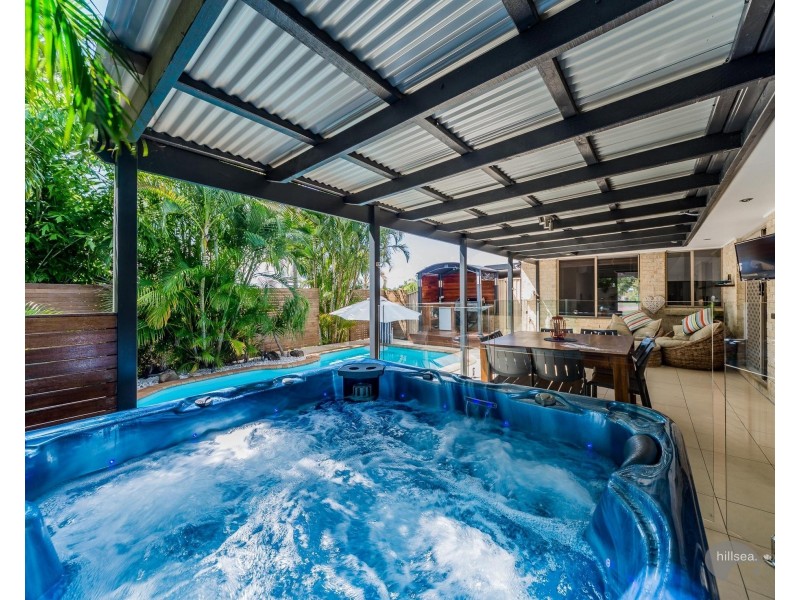 17 Spikes Court, Arundel QLD 4214