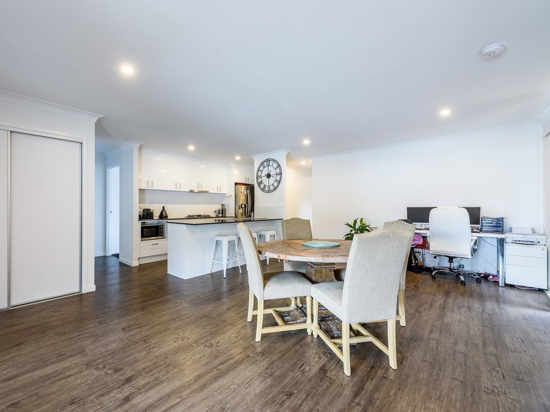 15 Grevillea Crescent, Maudsland QLD 4210