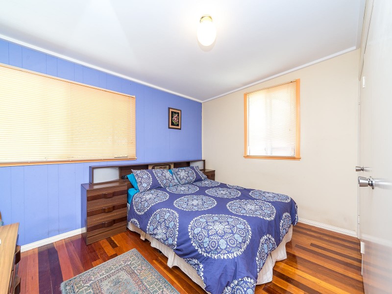 16 Tarni Street, Coombabah QLD 4216