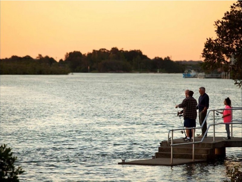 16 Tarni Street, Coombabah QLD 4216