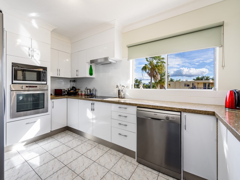 32/41A Broadwater Street, Runaway Bay QLD 4216