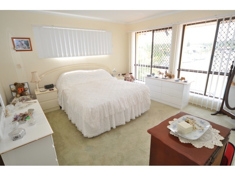 11 Walter Raleigh Crescent, Hollywell QLD 4216