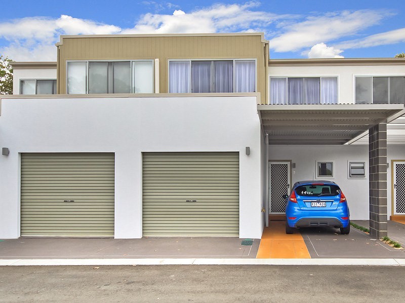 2/430 Pine Ridge Road, Coombabah QLD 4216