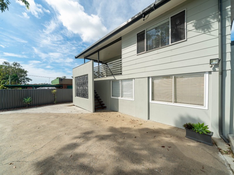 330 Government Road, Labrador QLD 4215