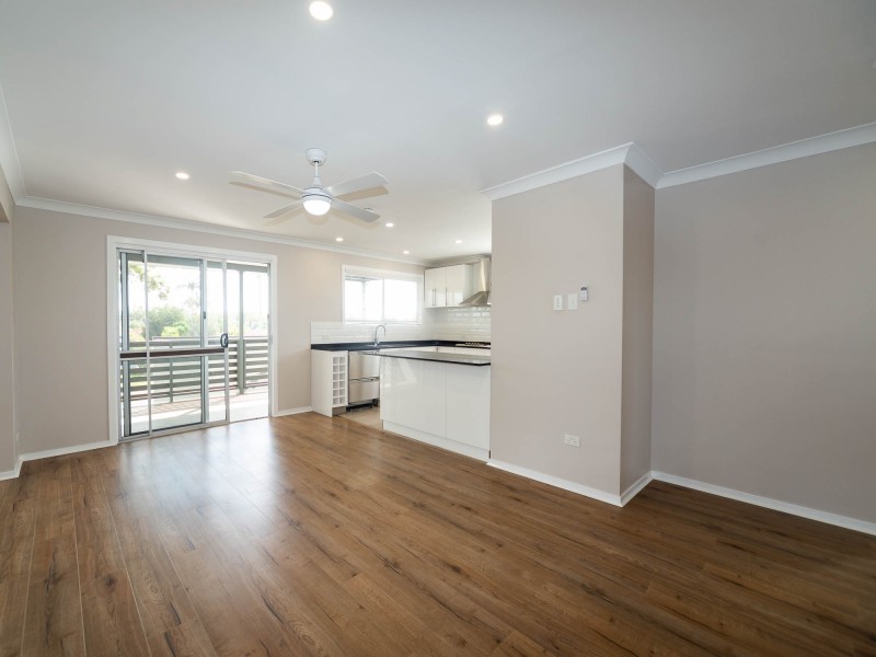 330 Government Road, Labrador QLD 4215