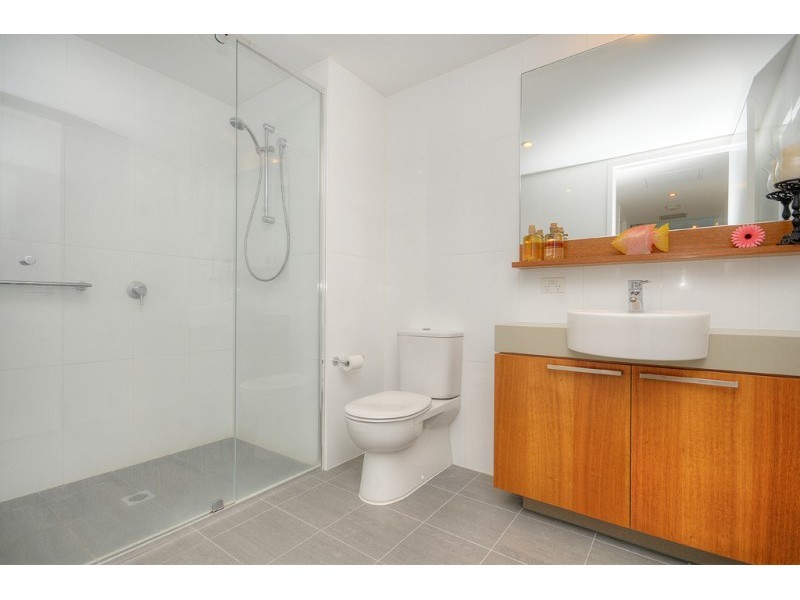 7302/323 Bayview Street, Hollywell QLD 4216