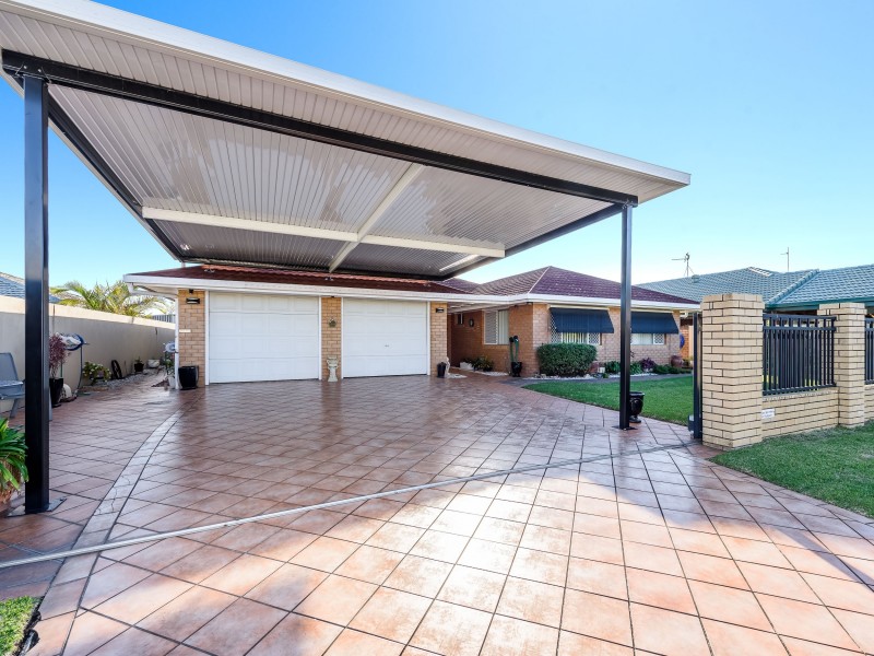 14 Drysdale Place, Paradise Point QLD 4216