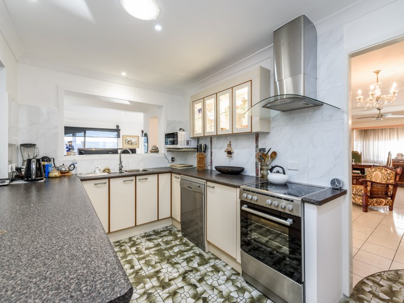 14 Drysdale Place, Paradise Point QLD 4216
