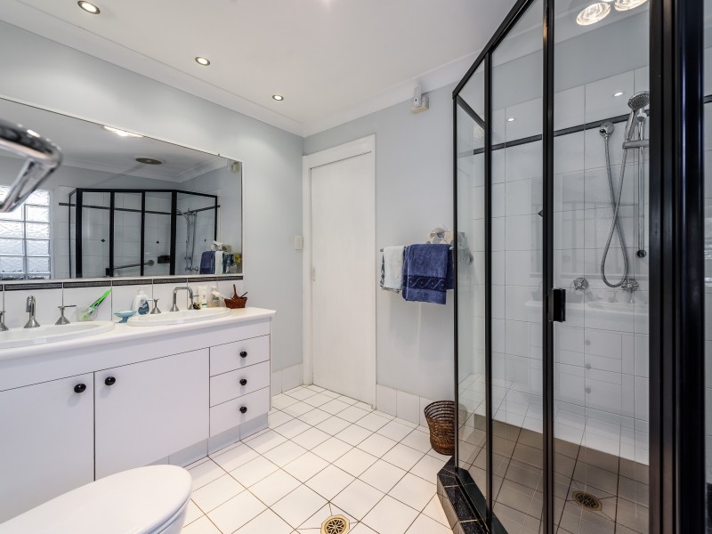 14 Drysdale Place, Paradise Point QLD 4216