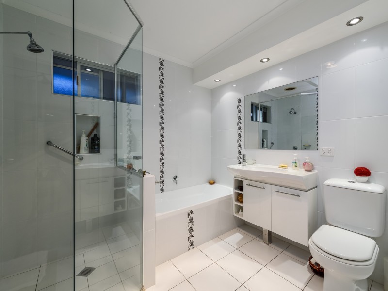 14 Drysdale Place, Paradise Point QLD 4216