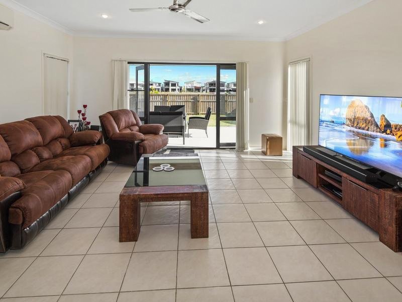 88/19 Santa Barbara Road, Hope Island QLD 4212