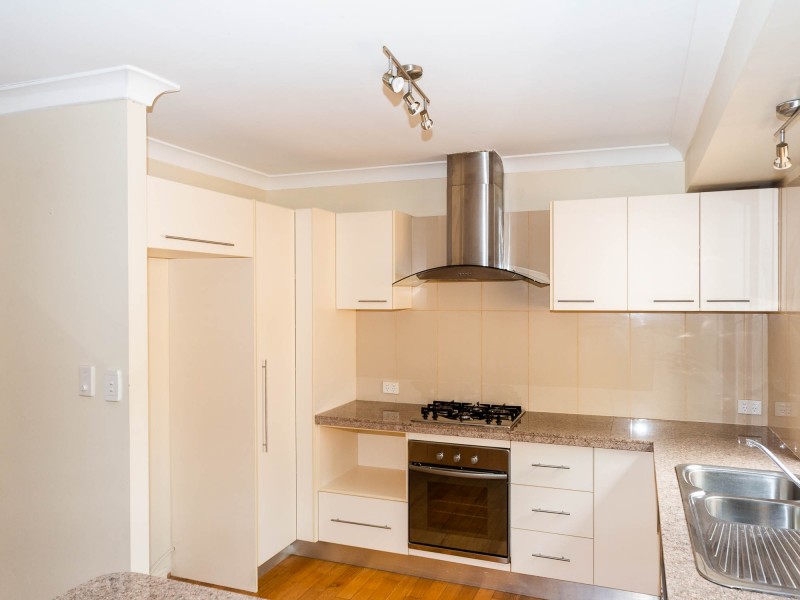 146 Mildura Drive, Helensvale QLD 4212