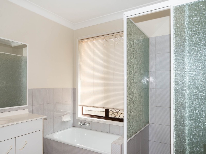 146 Mildura Drive, Helensvale QLD 4212