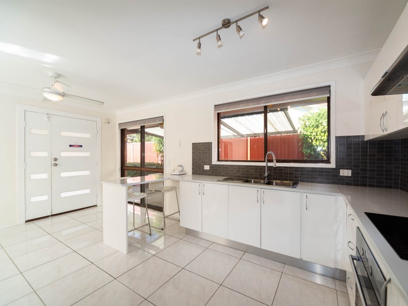 1/102 Kumbari Avenue, Labrador QLD 4215