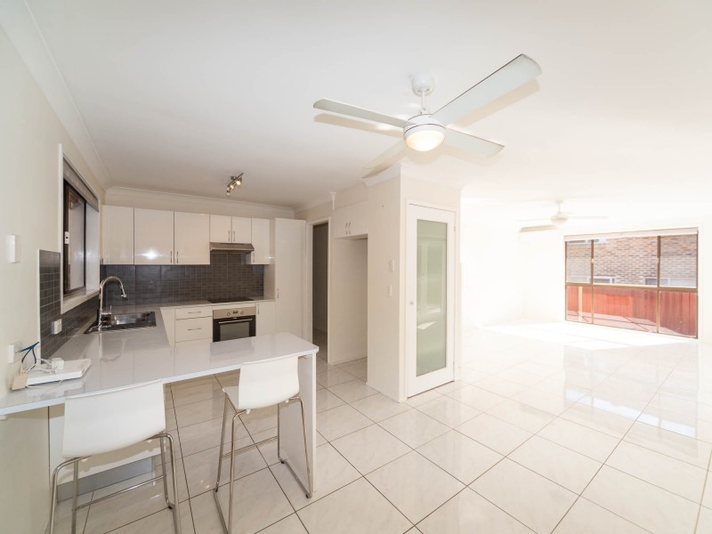 1/102 Kumbari Avenue, Labrador QLD 4215