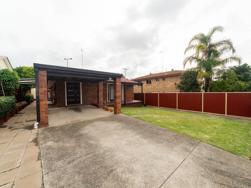 1/102 Kumbari Avenue, Labrador QLD 4215