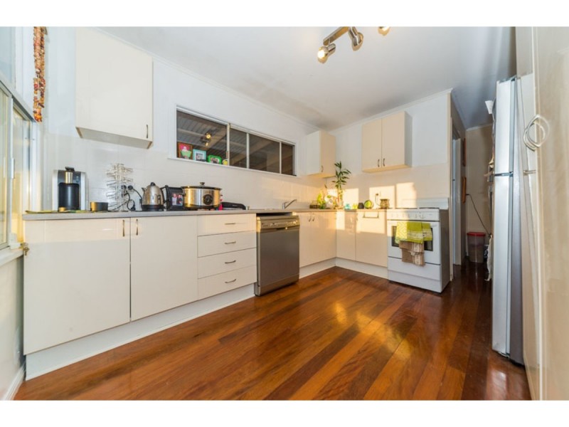 159 The Esplanade, Coombabah QLD 4216