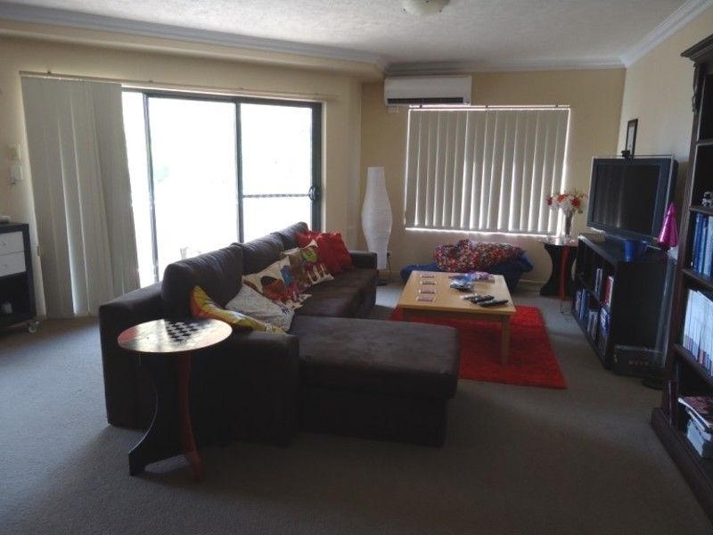 10/25 Chester Terrace, Southport QLD 4215