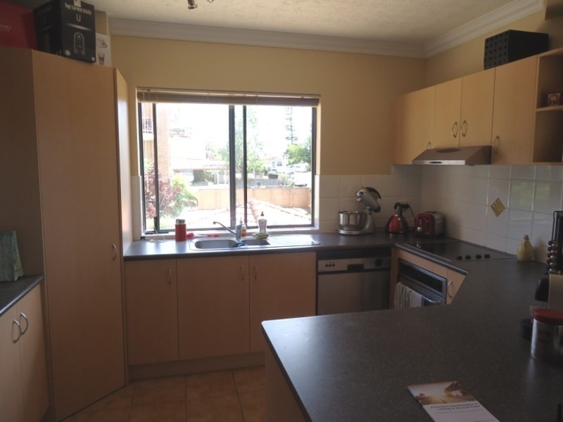 10/25 Chester Terrace, Southport QLD 4215