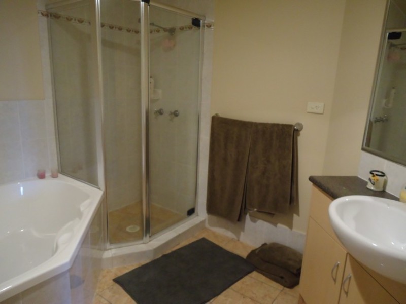 10/25 Chester Terrace, Southport QLD 4215