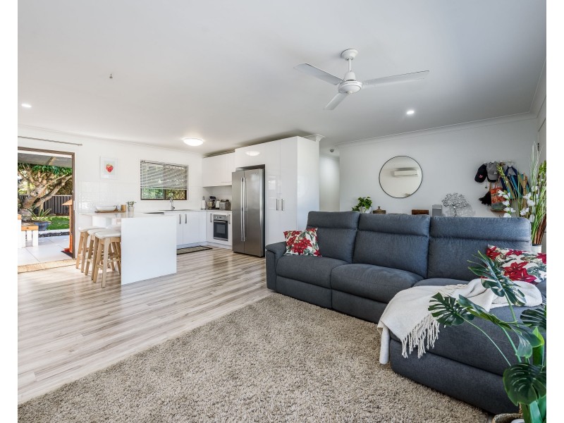 7 Blaxland Avenue, Paradise Point QLD 4216