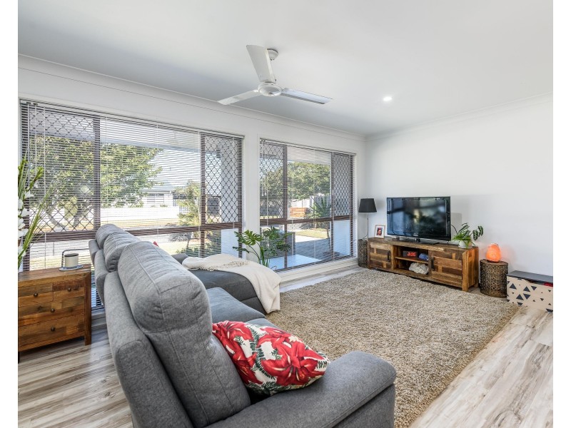 7 Blaxland Avenue, Paradise Point QLD 4216