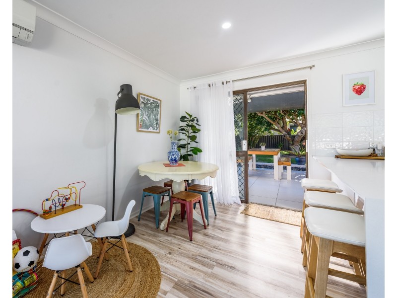 7 Blaxland Avenue, Paradise Point QLD 4216