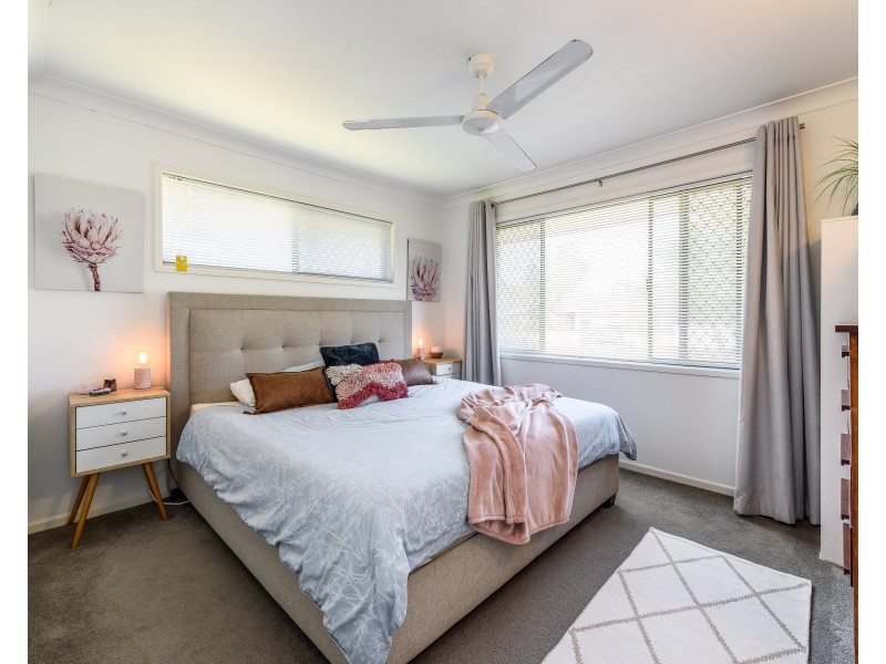 7 Blaxland Avenue, Paradise Point QLD 4216