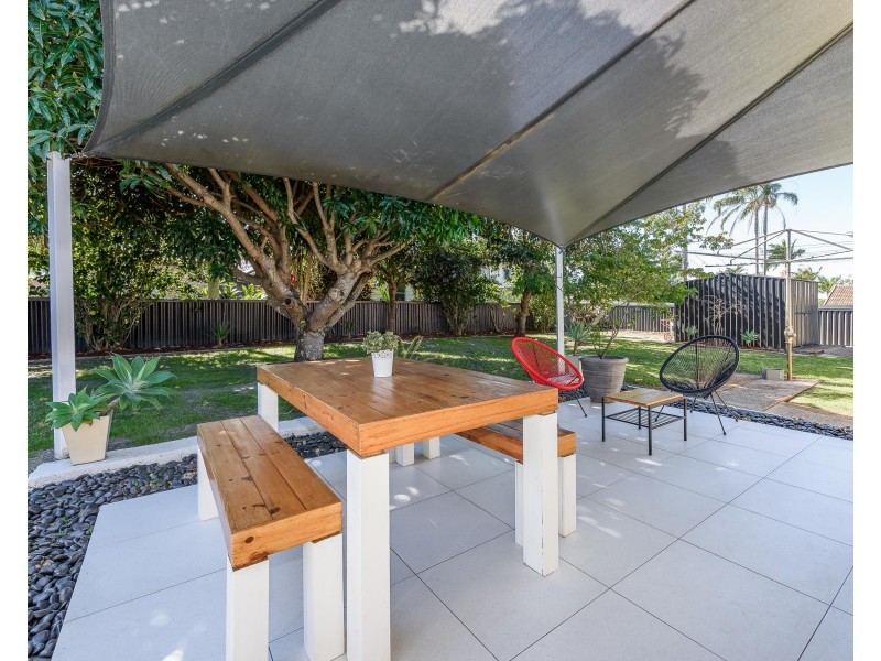 7 Blaxland Avenue, Paradise Point QLD 4216