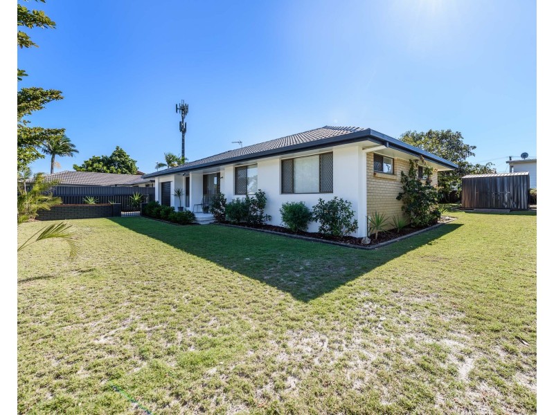 7 Blaxland Avenue, Paradise Point QLD 4216