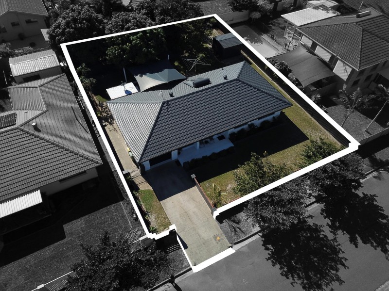 7 Blaxland Avenue, Paradise Point QLD 4216
