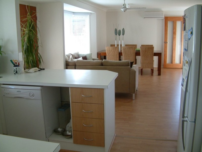 1/16 Stephanie Court, Labrador QLD 4215