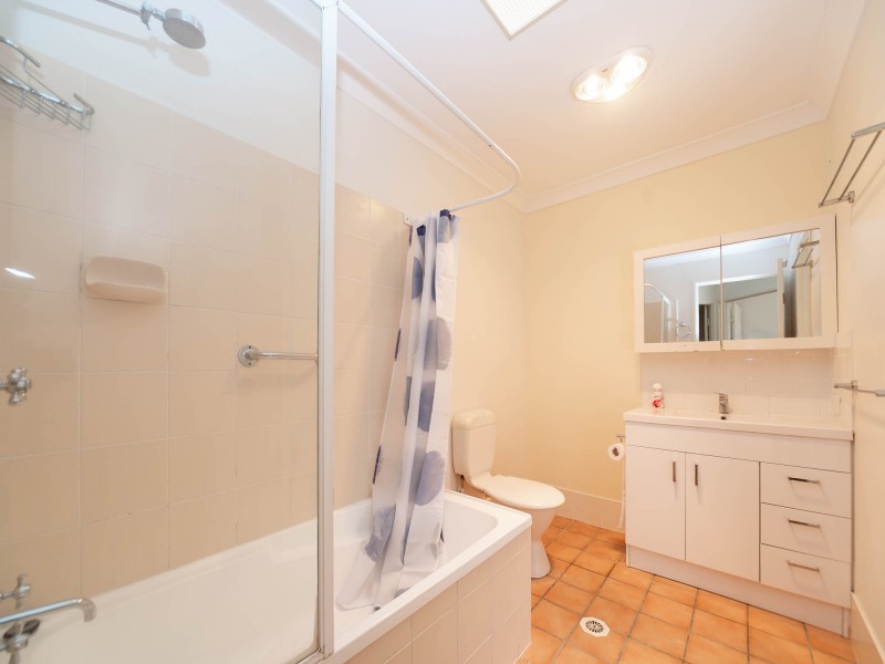 2/9 Crystal Reef Drive, Coombabah QLD 4216