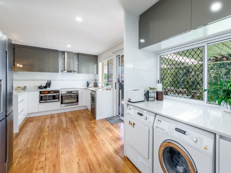 2/22 Senate Street, Labrador QLD 4215