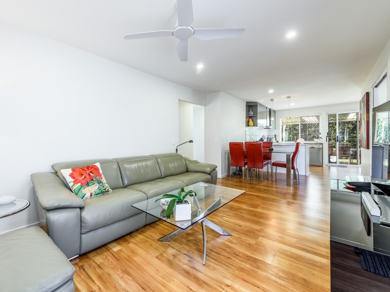 2/22 Senate Street, Labrador QLD 4215