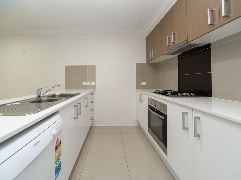 2/21 Winston Way, Pimpama QLD 4209