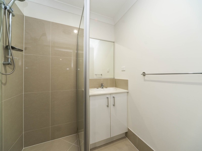 2/21 Winston Way, Pimpama QLD 4209