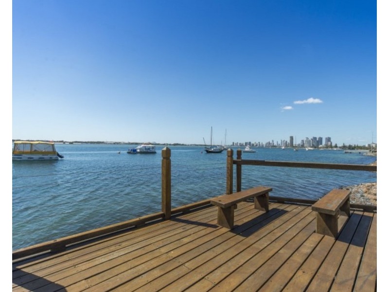 1/159 Muir Street, Labrador QLD 4215