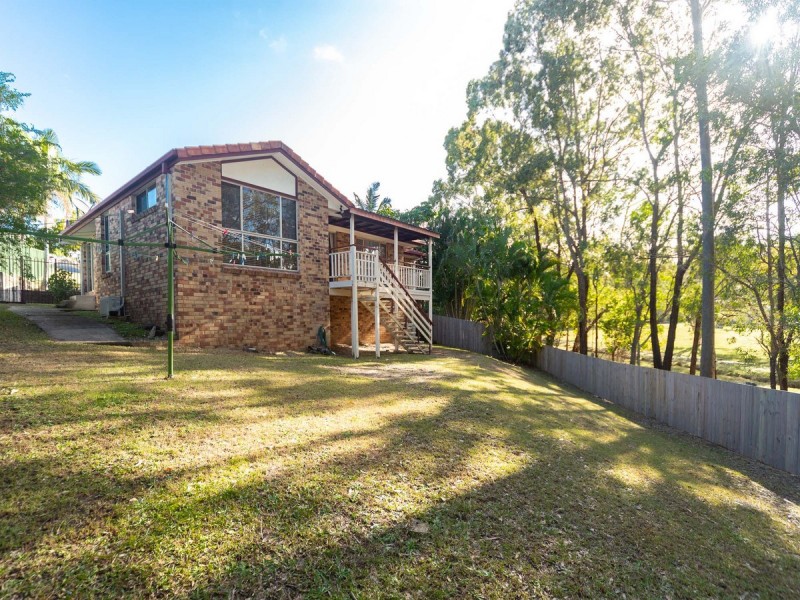27 Rebbechi Court, Parkwood QLD 4214