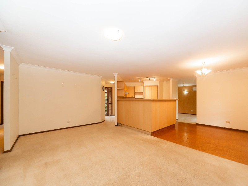 27 Rebbechi Court, Parkwood QLD 4214