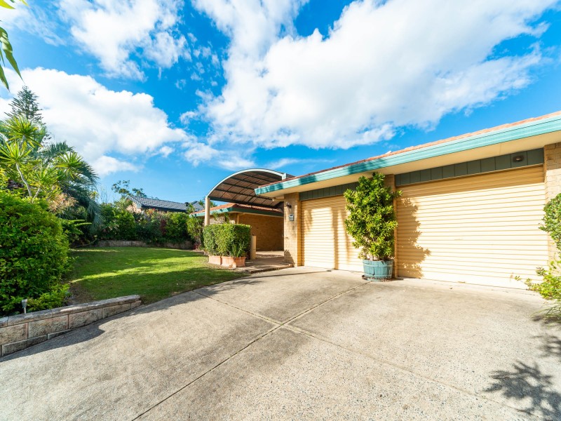 27 Aberdeen Court, Highland Park QLD 4211