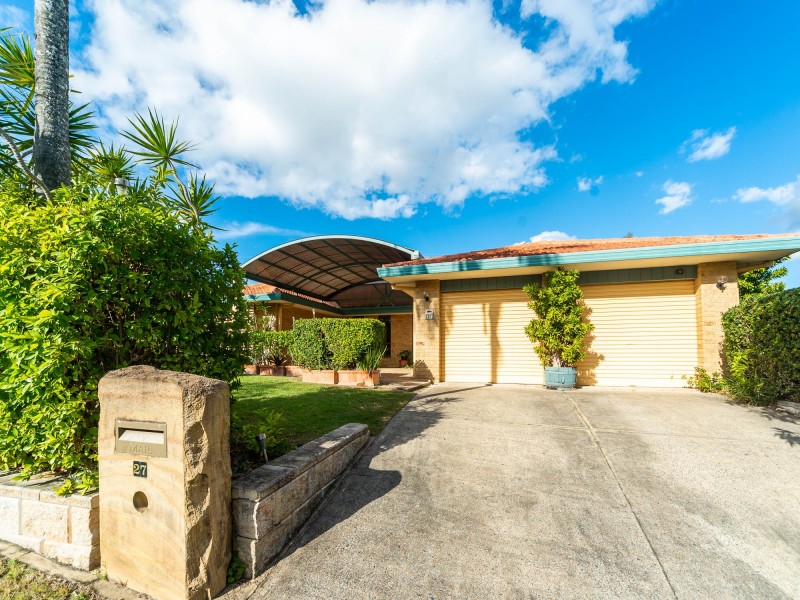 27 Aberdeen Court, Highland Park QLD 4211