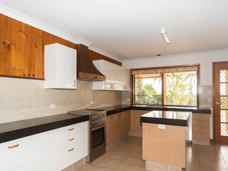 27 Aberdeen Court, Highland Park QLD 4211